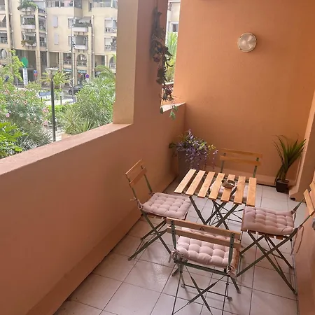 Apartment Spacieux Climatise Piscines