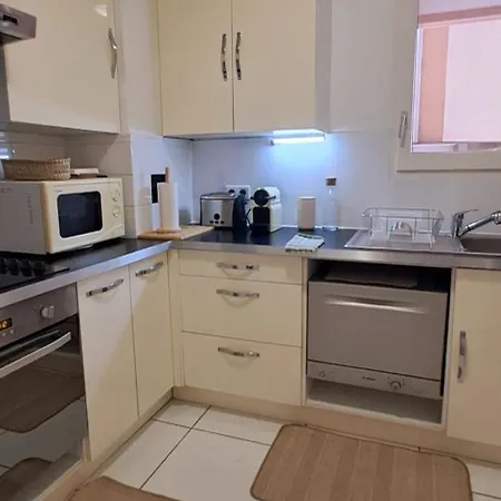 Spacieux Climatise Piscines *