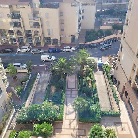 Spacieux Climatise Piscines *