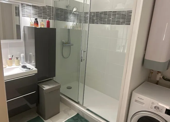 Spacieux Climatise Piscines